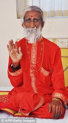 Meet the indian man who hasnt eaten or drunk anything for 70 years-2