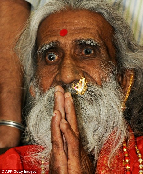 Meet the indian man who hasnt eaten or drunk anything for 70 years-3